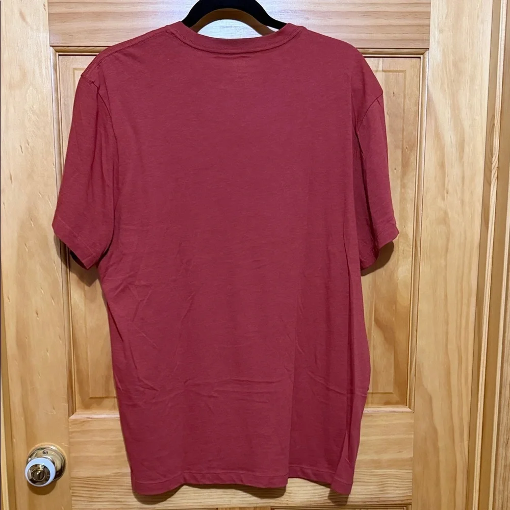 J. Crew Men's Short Sleeve Washed Tee Shirt in Warm Brick.  Size Large.